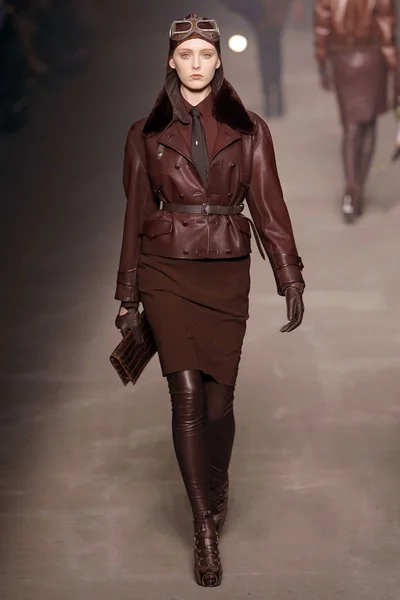 Look 30